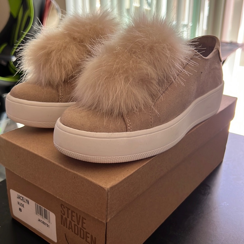 Steve Madden Nude sneakers